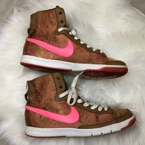Women's Nike Blazer Hightops size 9
